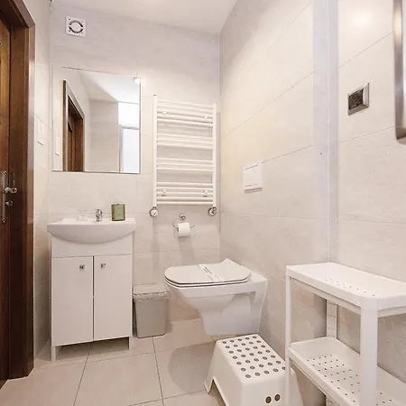 Cienista 7 *